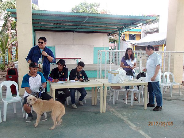 2017年フィリピンでの狂犬病予防注射02
